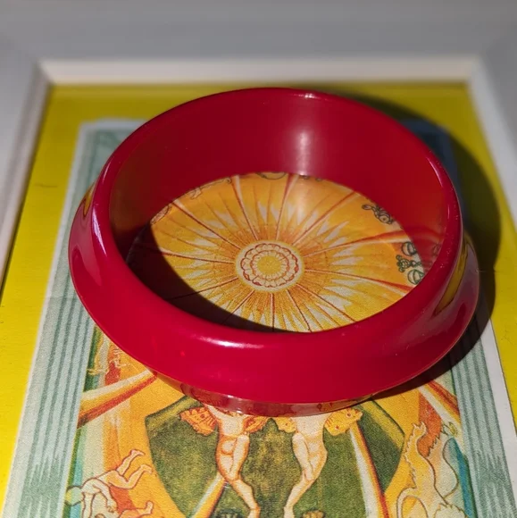 ❤️🍒 Wide Vintage Bangle Bright Cherry Red Space Age Bracelet ♥️🍒♥️ - Picture 6 of 13